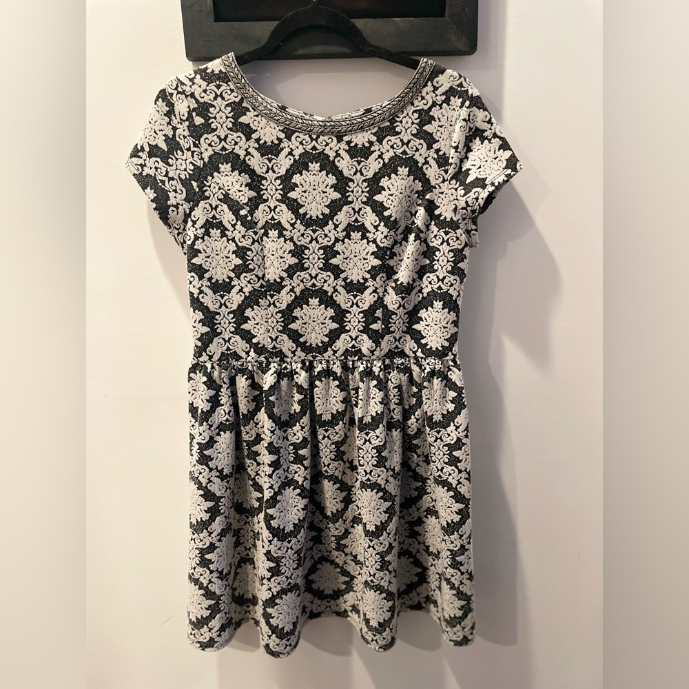 Patterned short sleeve dress